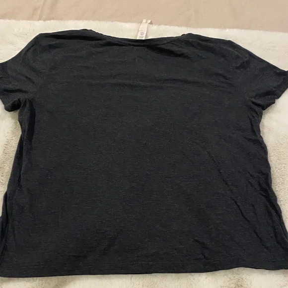 Lululemon Tee Size 6 - Picture 6 of 8